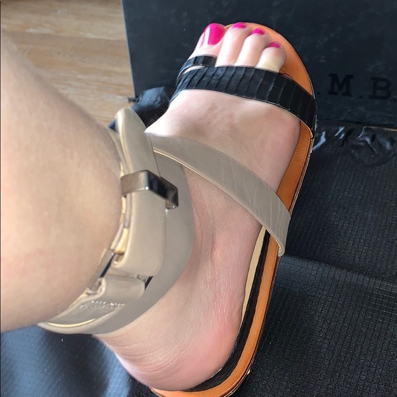 L.A.M.B sandals - Picture 4 of 6